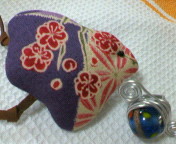 ヤフオクでこぱんださんの帯留